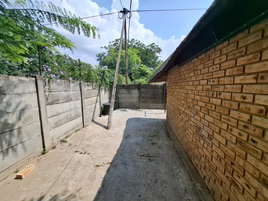 5 Bedroom Property for Sale in Oos Einde North West